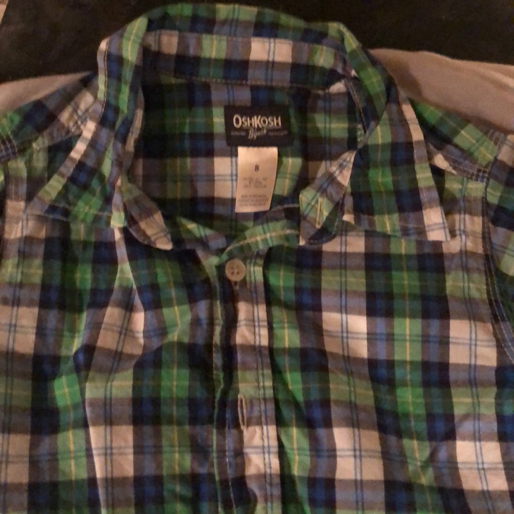 Boys Size 8 Osh Kosh shirt